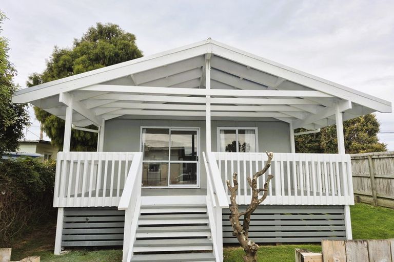 Photo of property in 322 One Tree Point Road, One Tree Point, 0118