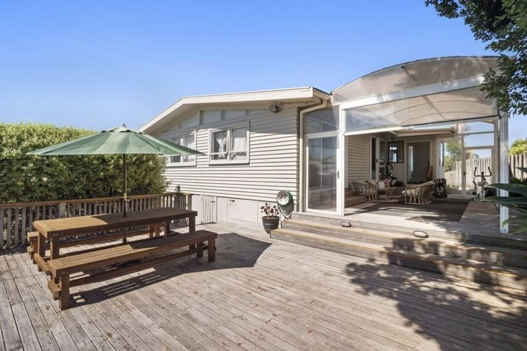 Photo of property in 24 Sycamore Drive, Sunnynook, Auckland, 0620