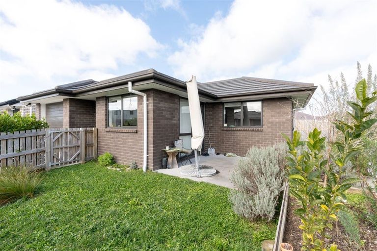 Photo of property in 17 Manawaroa Close, Grandview Heights, Hamilton, 3200