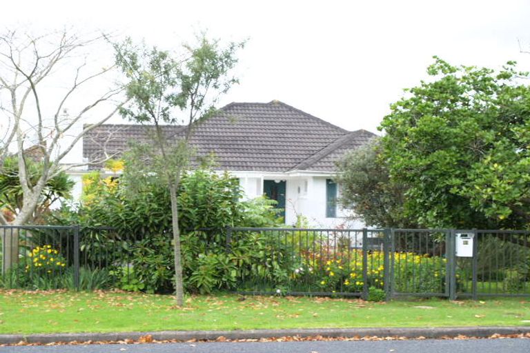 Photo of property in 33 Sale Street, Cockle Bay, Auckland, 2014