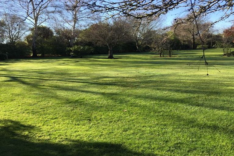Photo of property in 30 Watsons Road, Harewood, Christchurch, 8051