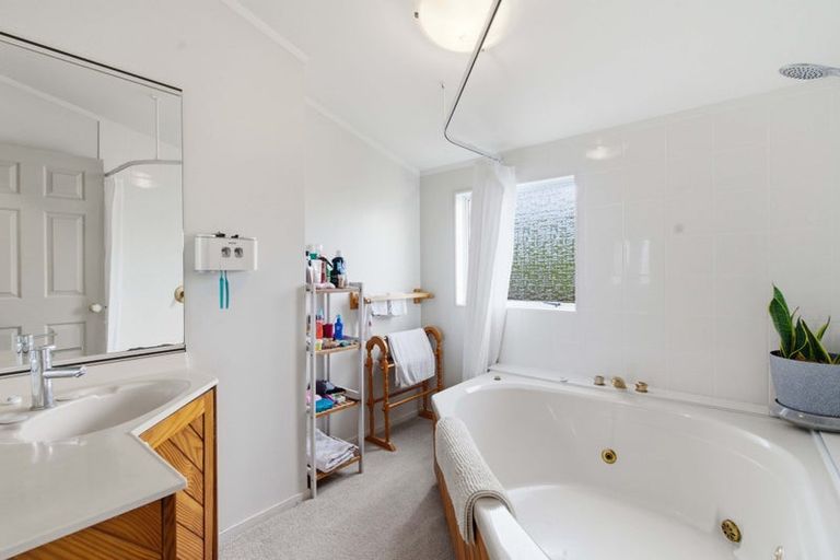 Photo of property in 25 Mark Place, Lynmore, Rotorua, 3010