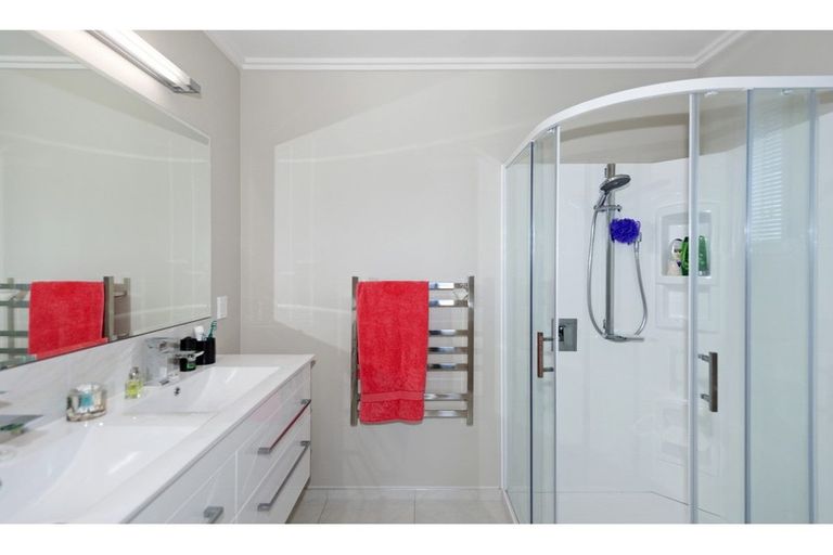 Photo of property in 33 Euphrasie Drive, Aidanfield, Christchurch, 8025