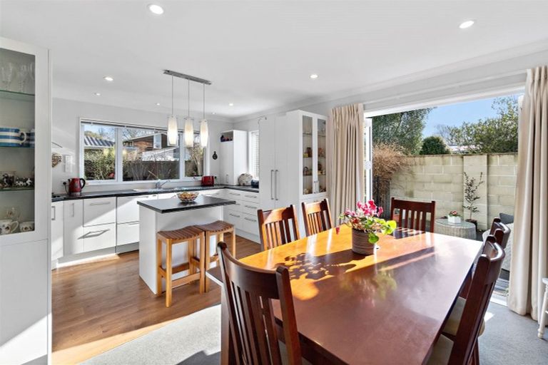 Photo of property in 11 Hanover Place, Ilam, Christchurch, 8041