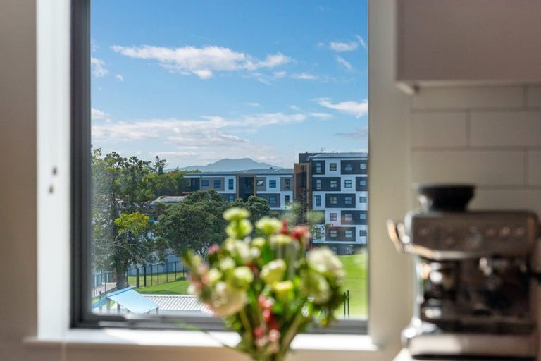 Photo of property in 210/165 Lake Road, Northcote, Auckland, 0627