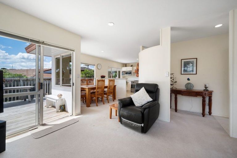 Photo of property in 2/138 Whitford Road, Somerville, Auckland, 2014