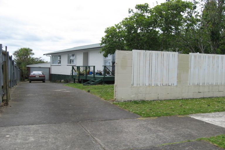 Photo of property in 23 Kemble Close, Mangere, Auckland, 2022