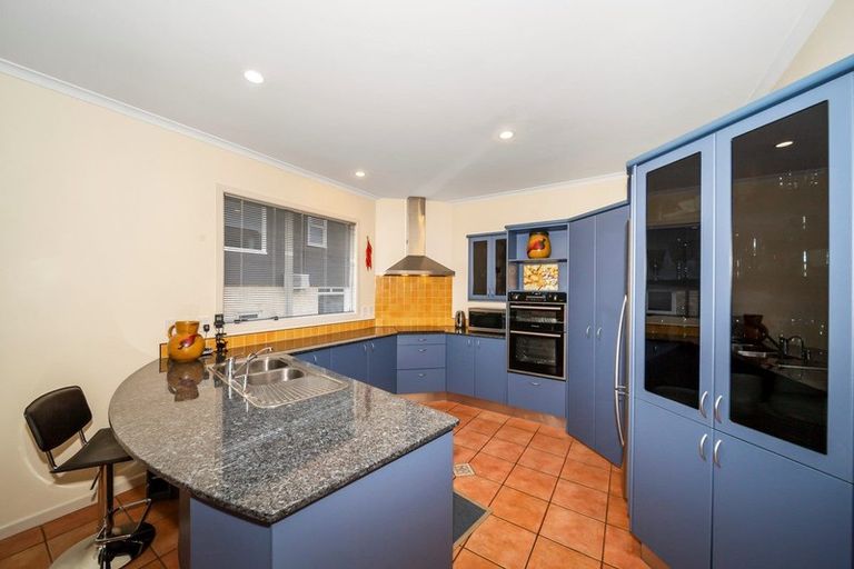 Photo of property in 8 Barrett Street, Westown, New Plymouth, 4310