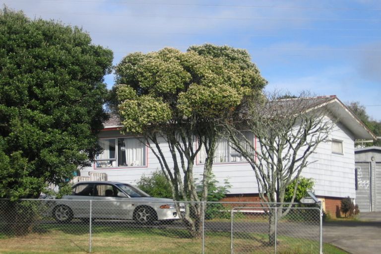 Photo of property in 301 Triangle Road, Massey, Auckland, 0614