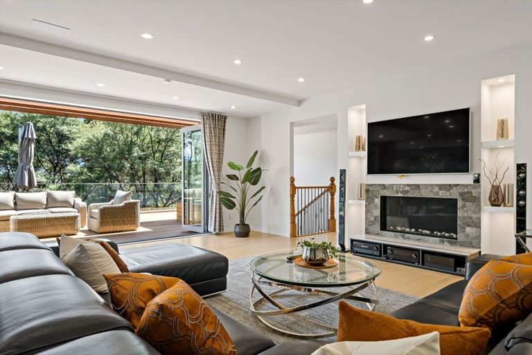 Photo of property in 293b Titirangi Road, Titirangi, Auckland, 0604