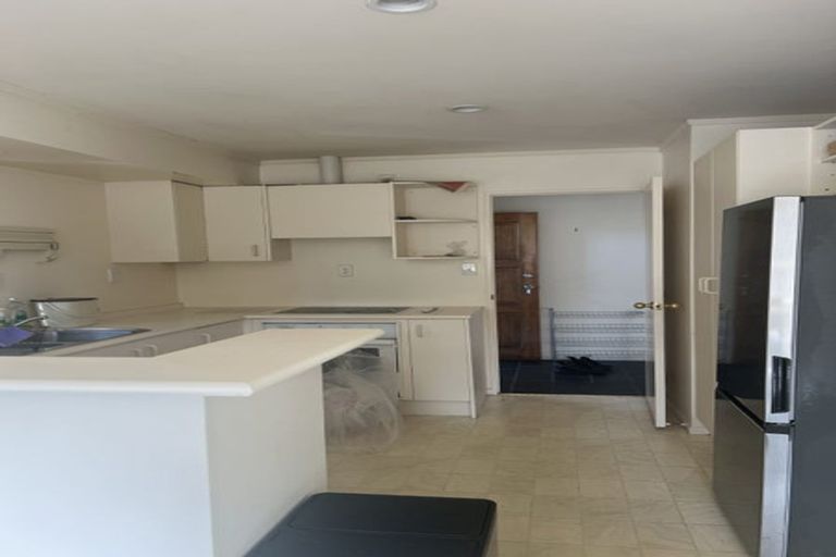 Photo of property in 2/84 Parau Street, Mount Eden, Auckland, 1041