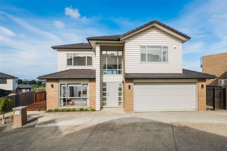 Photo of property in 61 Zara Court, Windsor Park, Auckland, 0632