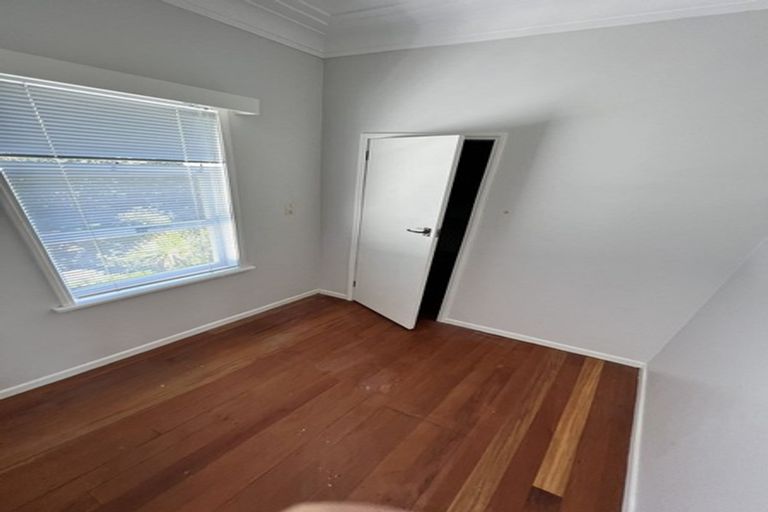 Photo of property in 4 Ramsgate Terrace, Mairangi Bay, Auckland, 0630