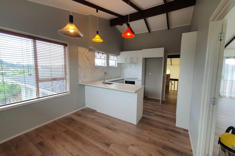 Photo of property in 36 Sunset Road, Unsworth Heights, Auckland, 0632