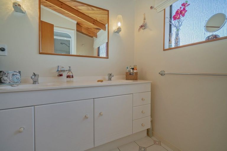 Photo of property in 17 Park Lane, Whitianga, 3510