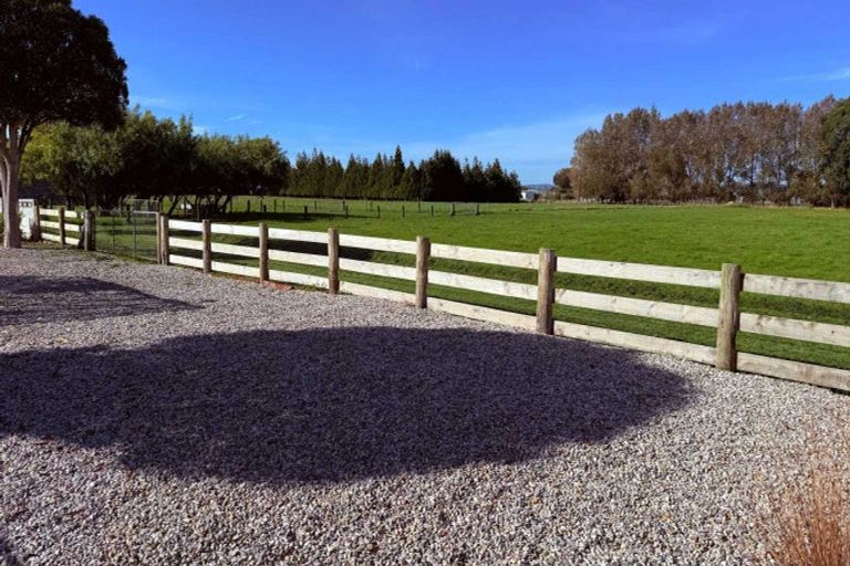 Photo of property in 101 Seaward Road, Edendale, 9825