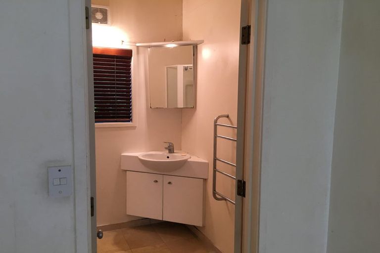 Photo of property in 86 Hattaway Avenue, Bucklands Beach, Auckland, 2012