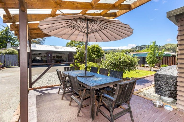 Photo of property in 11 Benzie Avenue, Wallaceville, Upper Hutt, 5018