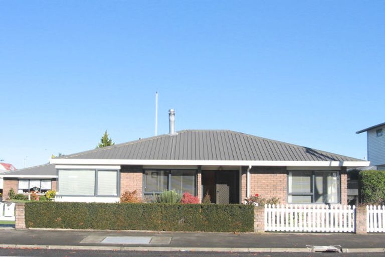 Photo of property in 3/410 Saint Aubyn, Hastings, 4122