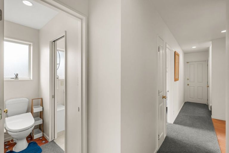 Photo of property in 4 Rosefield Lane, Northcote, Christchurch, 8052