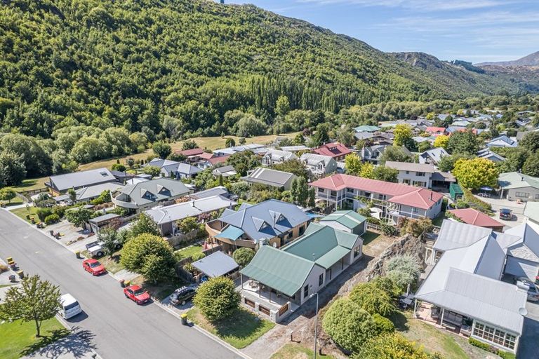 Photo of property in 24 Cornwall Street, Arrowtown, 9302