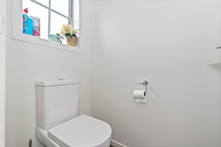 Photo of property in 37 Chiefs Court, Hamilton East, Hamilton, 3216