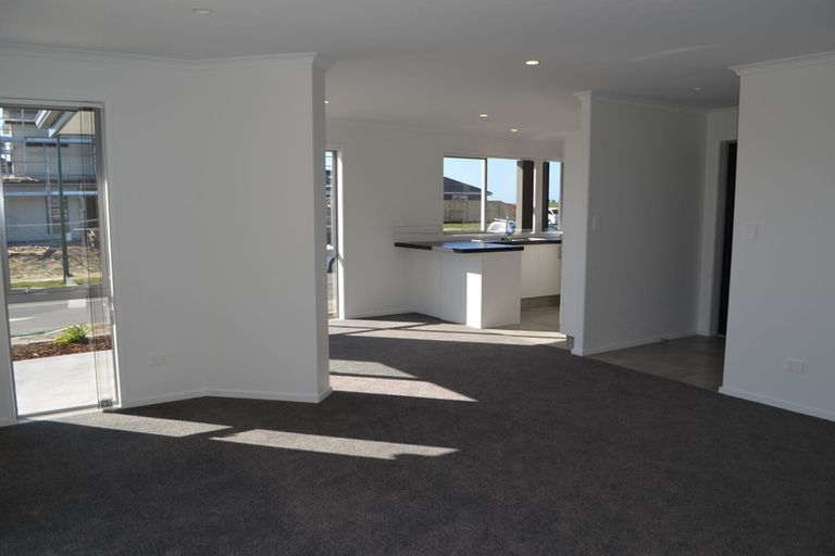 Photo of property in 2 Bill Miller Drive, Papamoa, 3118