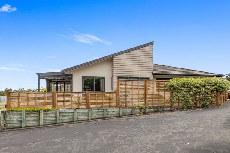 Photo of property in Caversham Park, 2/18 Caversham Road, Westmere, Whanganui, 4501