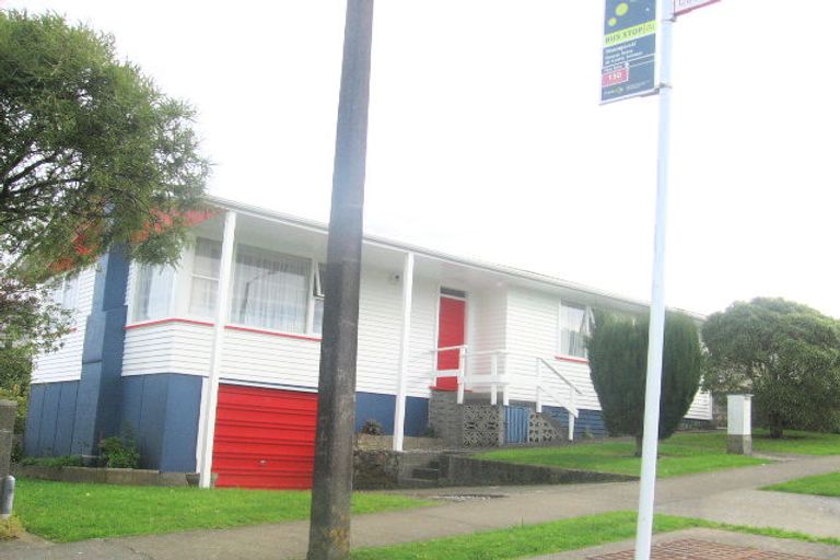 Photo of property in 217 Dowse Drive, Maungaraki, Lower Hutt, 5010
