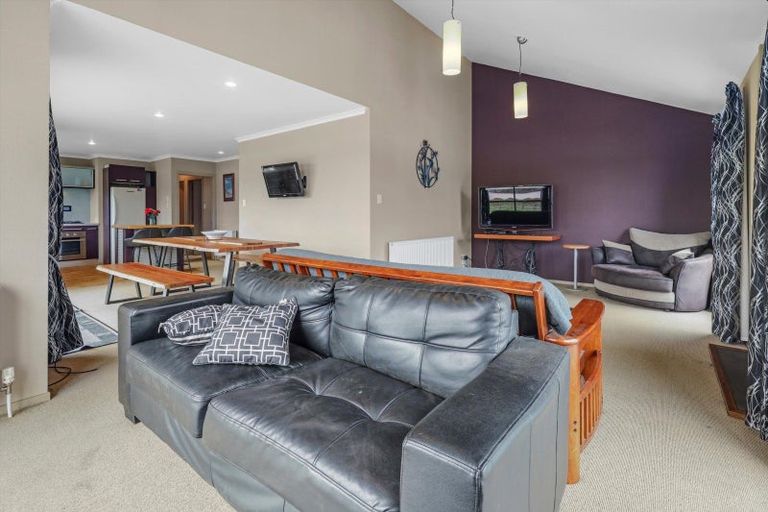 Photo of property in 139 Te Mahoe Road, Mokau, 4376