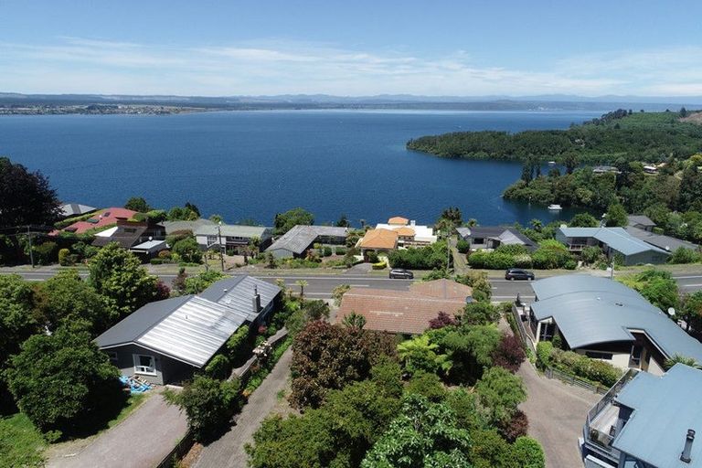 Photo of property in 48 Wakeman Road, Acacia Bay, Taupo, 3330