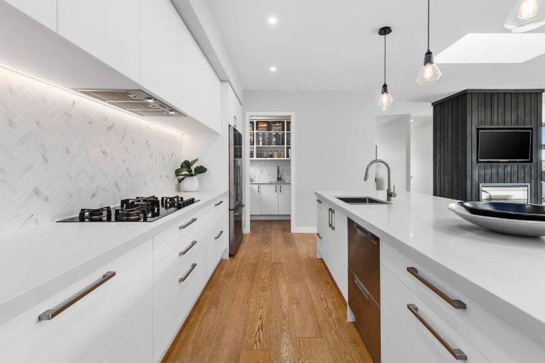 Photo of property in 30a Bernard Magnus Lane, Greenhithe, Auckland, 0632