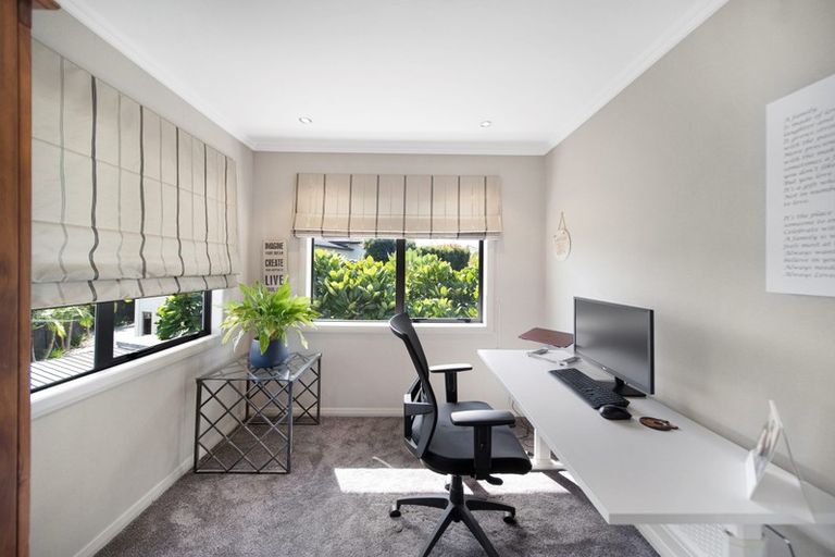 Photo of property in 4 Verley Rise, East Tamaki Heights, Auckland, 2016