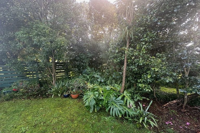 Photo of property in 3/2a Julian Place, Westown, New Plymouth, 4310