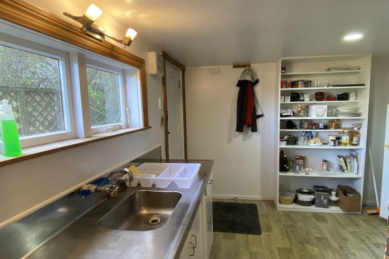 Photo of property in 74 Fairlie Terrace, Kelburn, Wellington, 6021