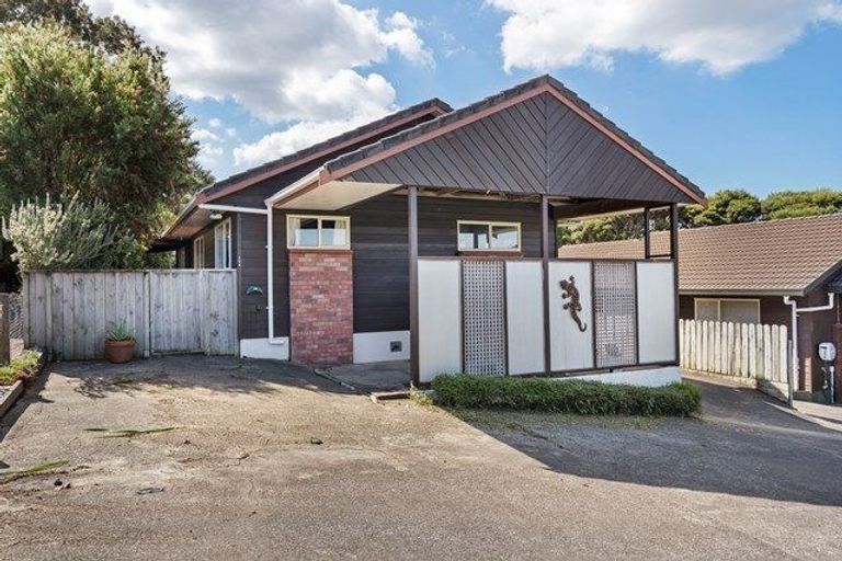 Photo of property in 1/16 Valecrest Place, Bayview, Auckland, 0629