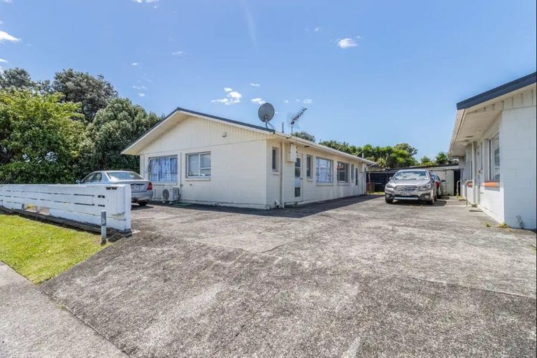 Photo of property in 2/124 Ngamotu Road, Spotswood, New Plymouth, 4310
