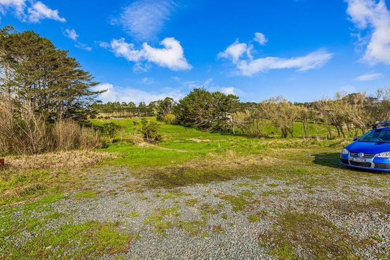 Photo of property in 276 Taiapa Road, Muriwai, 0881