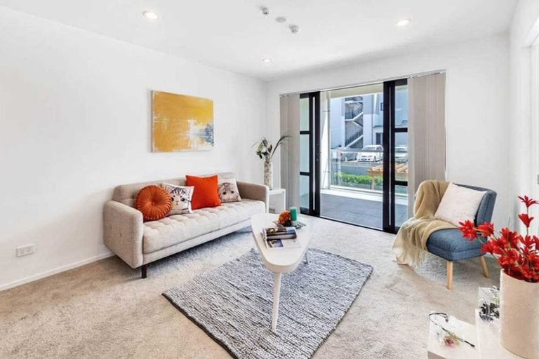 Photo of property in Apollo Apartments, 201/46 Rosedale Road, Rosedale, Auckland, 0632