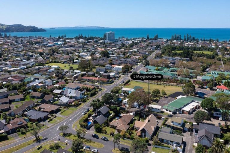Photo of property in 5 Maygrove Drive, Orewa, 0931