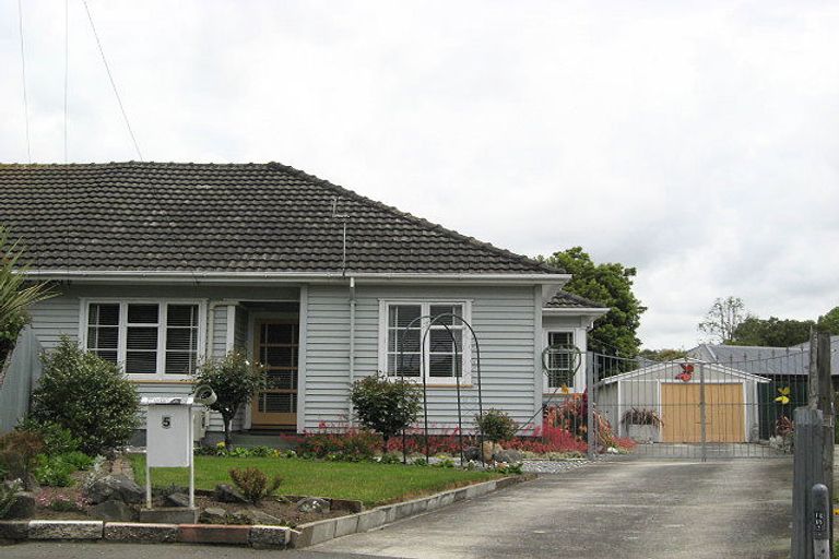 Photo of property in 5 Bevin Place, Bryndwr, Christchurch, 8053