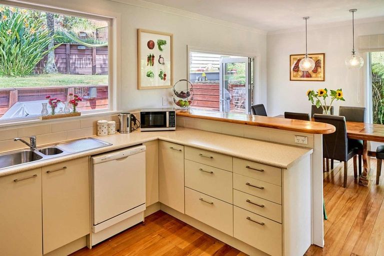 Photo of property in 35 Walter Road, Lowry Bay, Lower Hutt, 5013