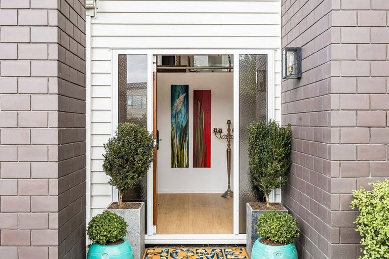 Photo of property in 44 Boocock Crescent, Orewa, 0931