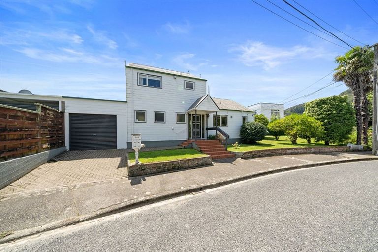 Photo of property in 319 Riverside Drive, Waterloo, Lower Hutt, 5011