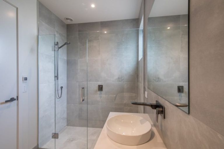 Photo of property in 33 Obelisk Street, Wanaka, 9305