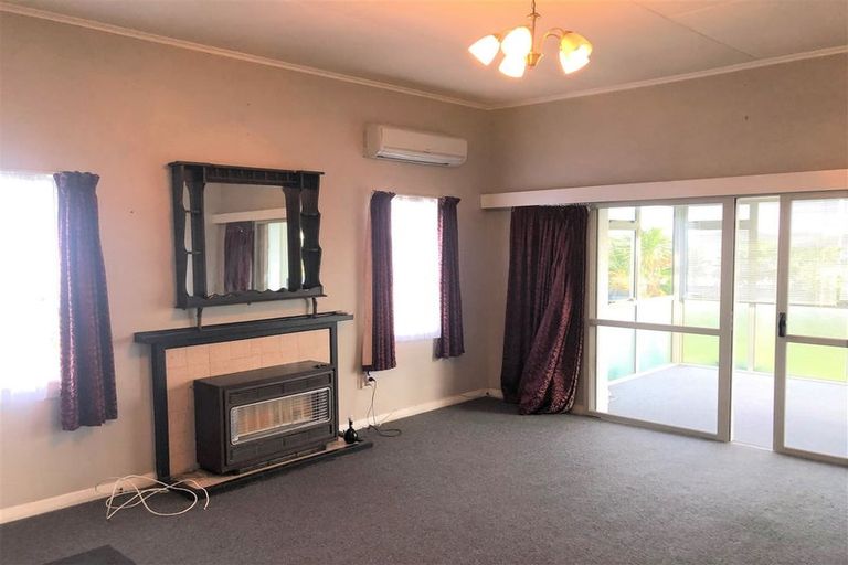 Photo of property in 3 Wharf Street, Castlecliff, Whanganui, 4501