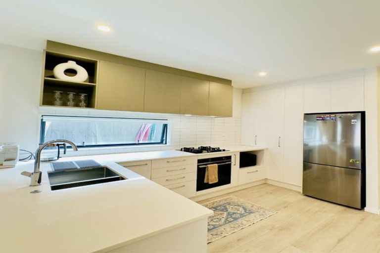 Photo of property in 6 Aquamarine Road, Rosehill, Papakura, 2113