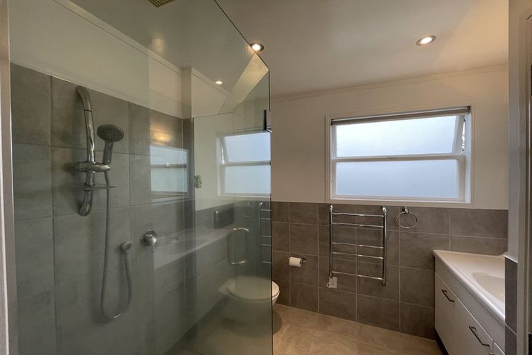 Photo of property in 89 Lynden Avenue, Hillcrest, Auckland, 0627