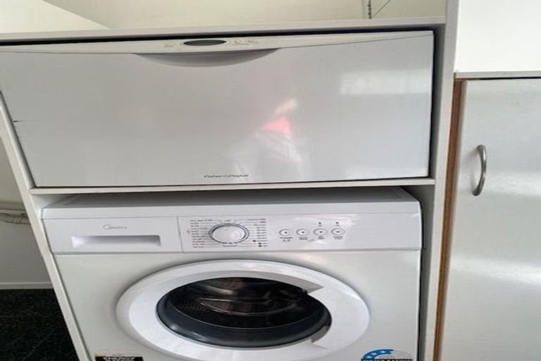 Photo of property in 12/31 Blease Street, New Lynn, Auckland, 0600