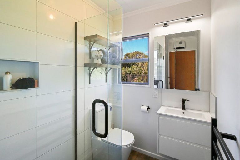 Photo of property in 234 Kawiu Road, Levin, 5510